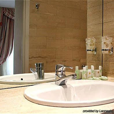 Hotel Elysées Parigi